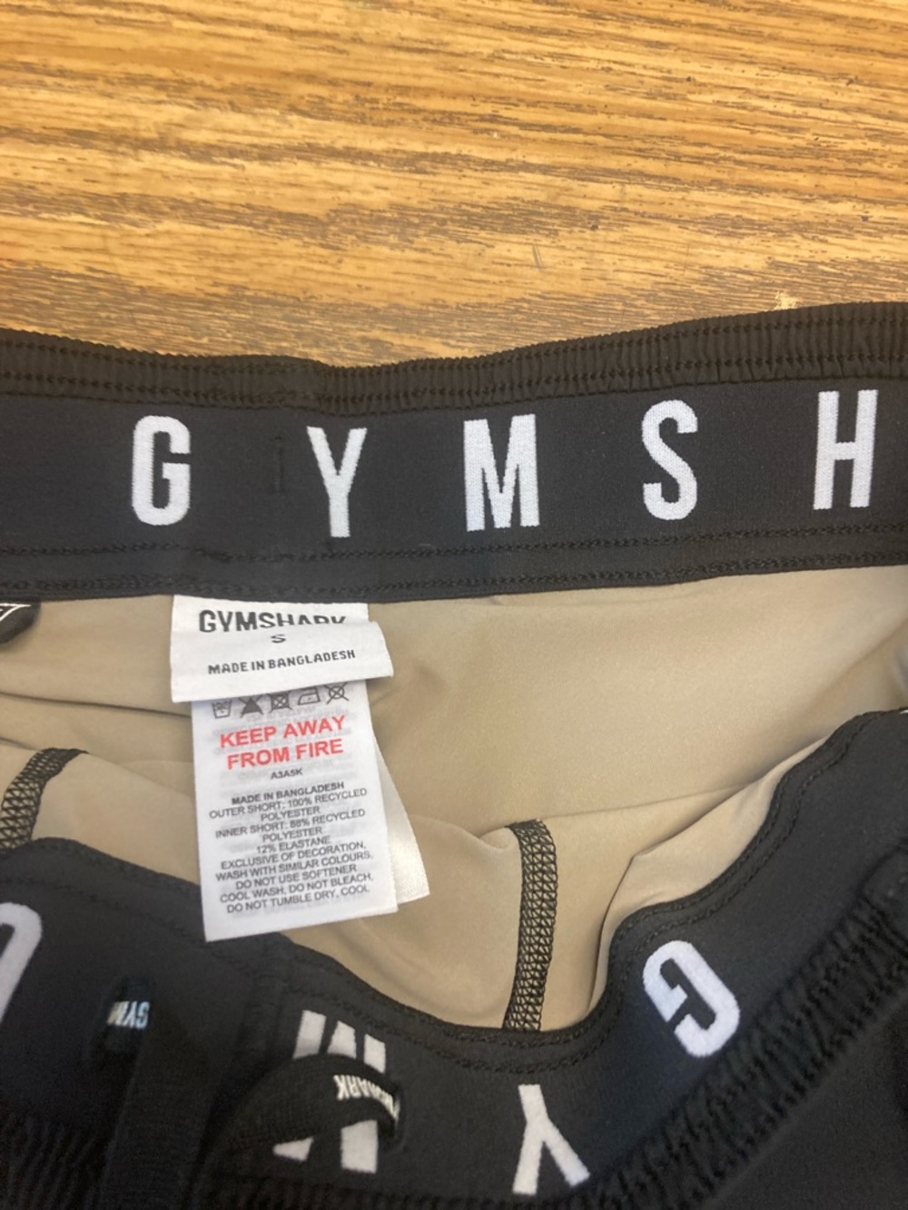 NWT Gymshark Men’s sport 5’ short 2 in 1 Black with Camo Liner size S - Picture 6 of 8
